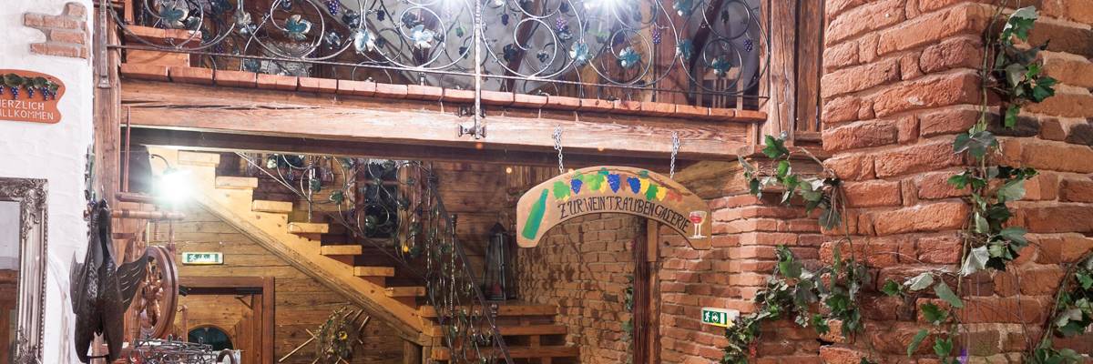 weinstadl_aufgang_galerie.jpg weinstadl_aufgang_galerie.jpg